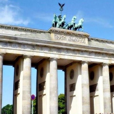 Бранденбургские ворота в Берлине при дневном свете