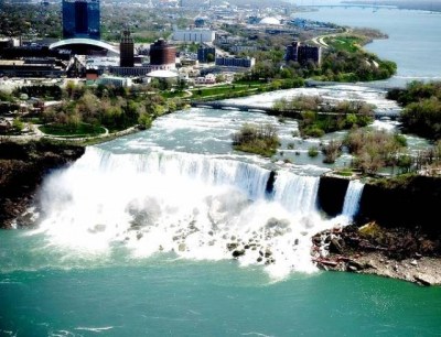 Ниагарский водопад в Северной Америке