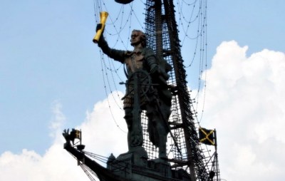 Памятник Петру I в Москве фото